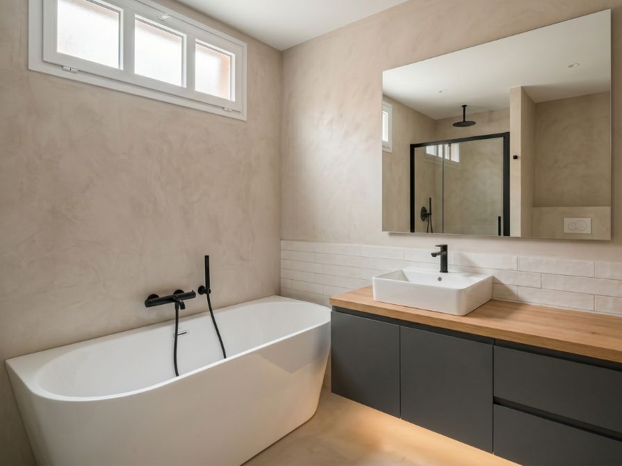 Reforma de baños en Coslada 5 Baño moderno reformado en Coslada con bañera blanca