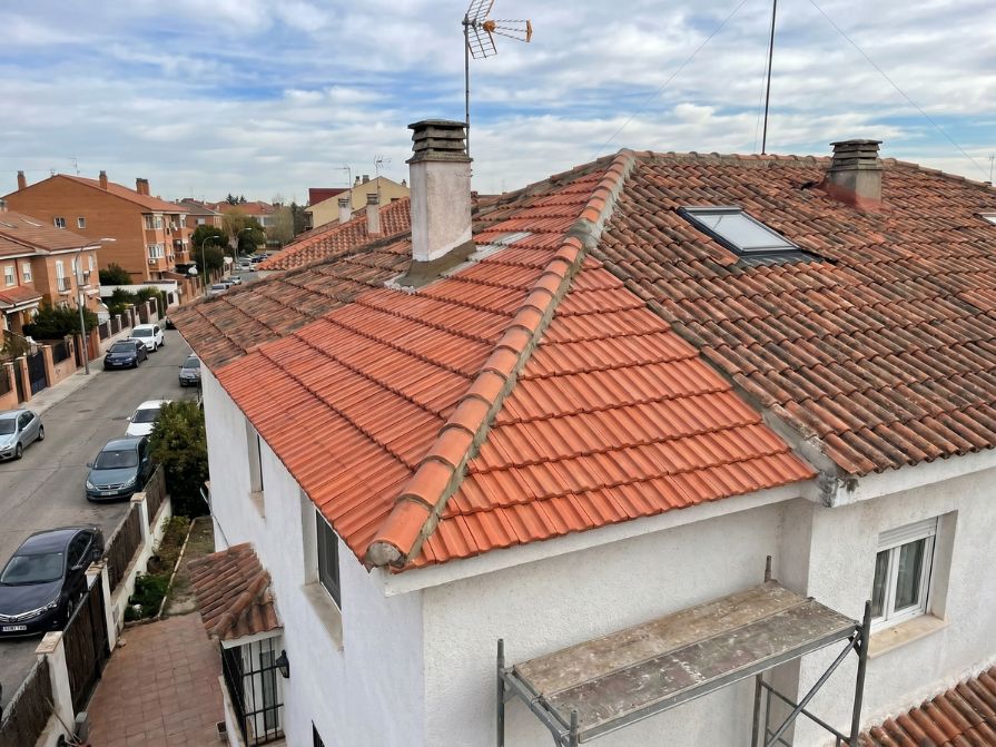 Reparación de tejados y cubiertas en Coslada 4 Tejado de casa reparado en Coslada